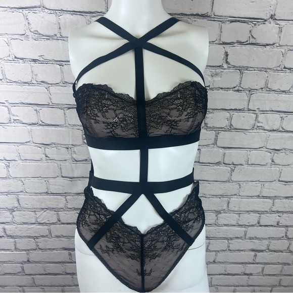 NWT Victoria’s Secret Lace Lingerie bodysuit - Picture 9 of 13
